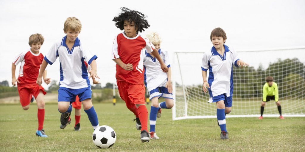 10 Manfaat Kesehatan dari Olahraga Sepak Bola